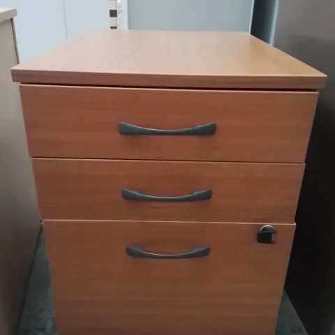 3 DRAW OFFICE FILLING DRAWERS 
