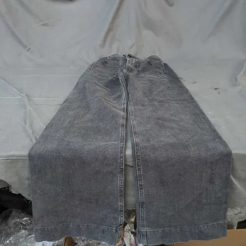 STRADIVARIUS WOMEN'S DENIM JEANS - DARK WASH, SIZE 32