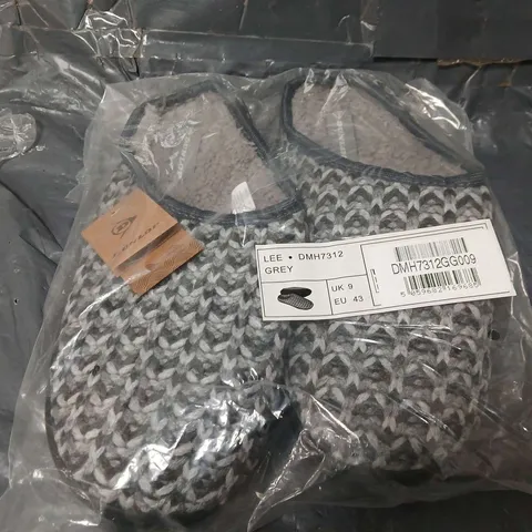 APPROXIMATELY 16 ASSORTED BAGGED DUNLOP SLIPPERS IN GREY (VARIOUS SIZES)