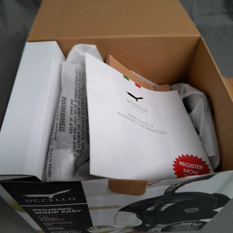 BOXED AS NEW UCCELLO 1.5L EASY POUR KETTLE - BLACK