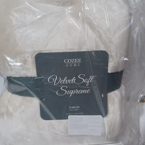 COZEE HOME VELVETSOFT SUPREME THROW IVORY 