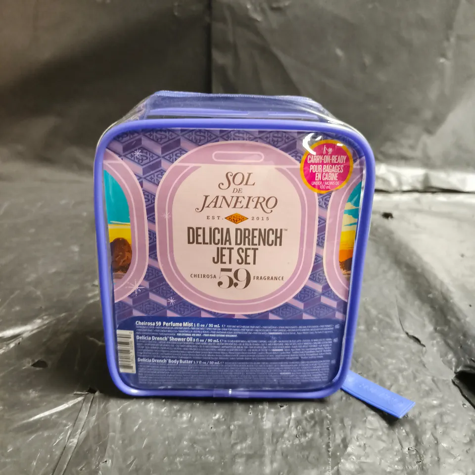 SOL DE JANEIRO DELÍCIA DRENCH JET SET TRAVEL KIT – 3-PIECE, BLUE ZIP BAG