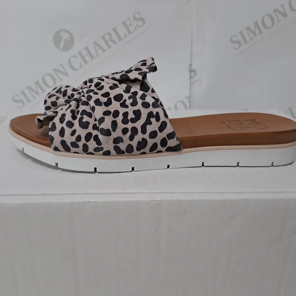 MODA IN PELLE BOXED OPEN TOY SANDAL SIZE 4