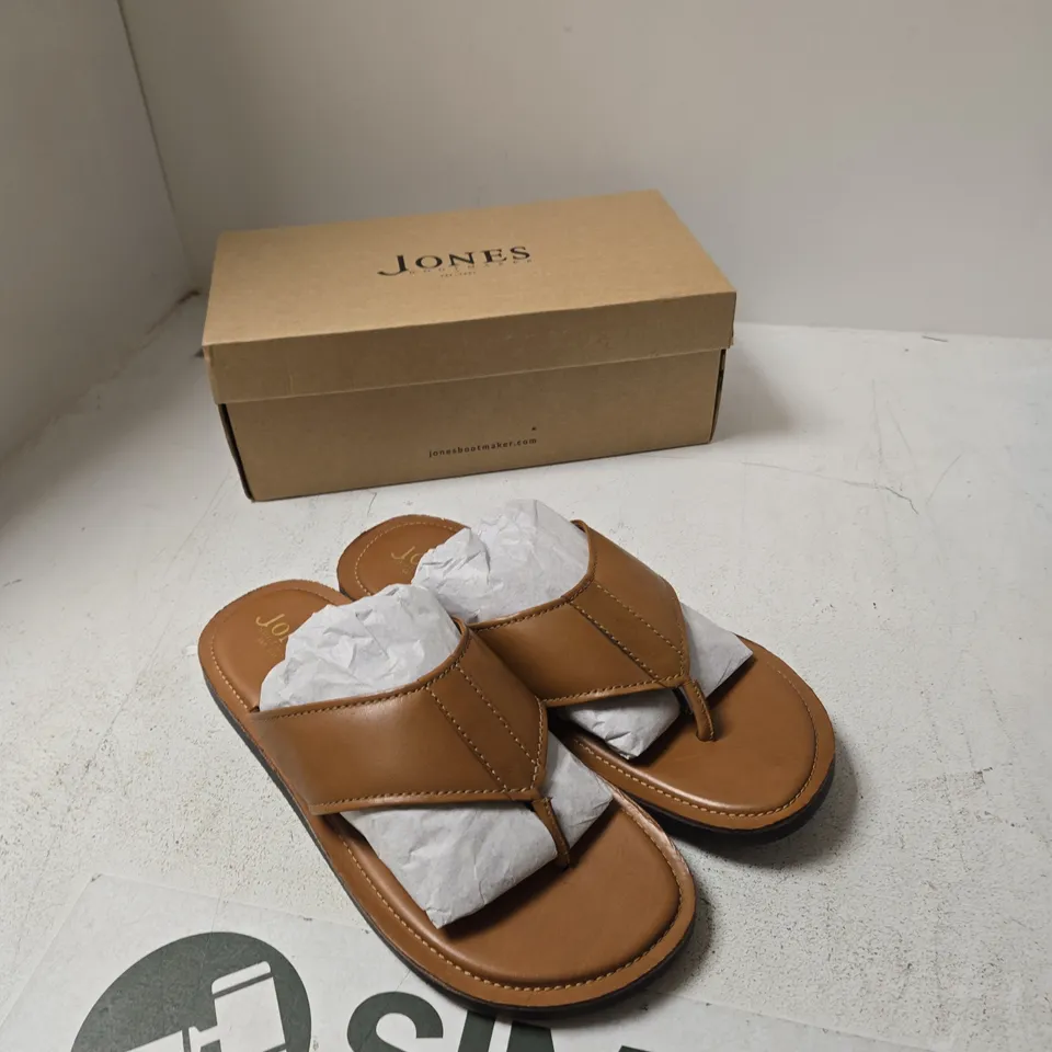 JONES WEYBRIDGE SANDALS – TAN, UK 13 (EU 47)