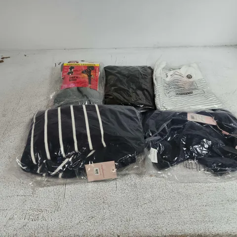 APPROXIMATELY 30 ASSORTED CLOTHING ITEMS IN VARIOUS SIZES, STYLES & COLOURS TO INCLUDE BRANDS SUCH AS LA MAREY, CHARLOTTE WEST, THERMAL LEGGINGS, ETC - COLLECTION ONLY
