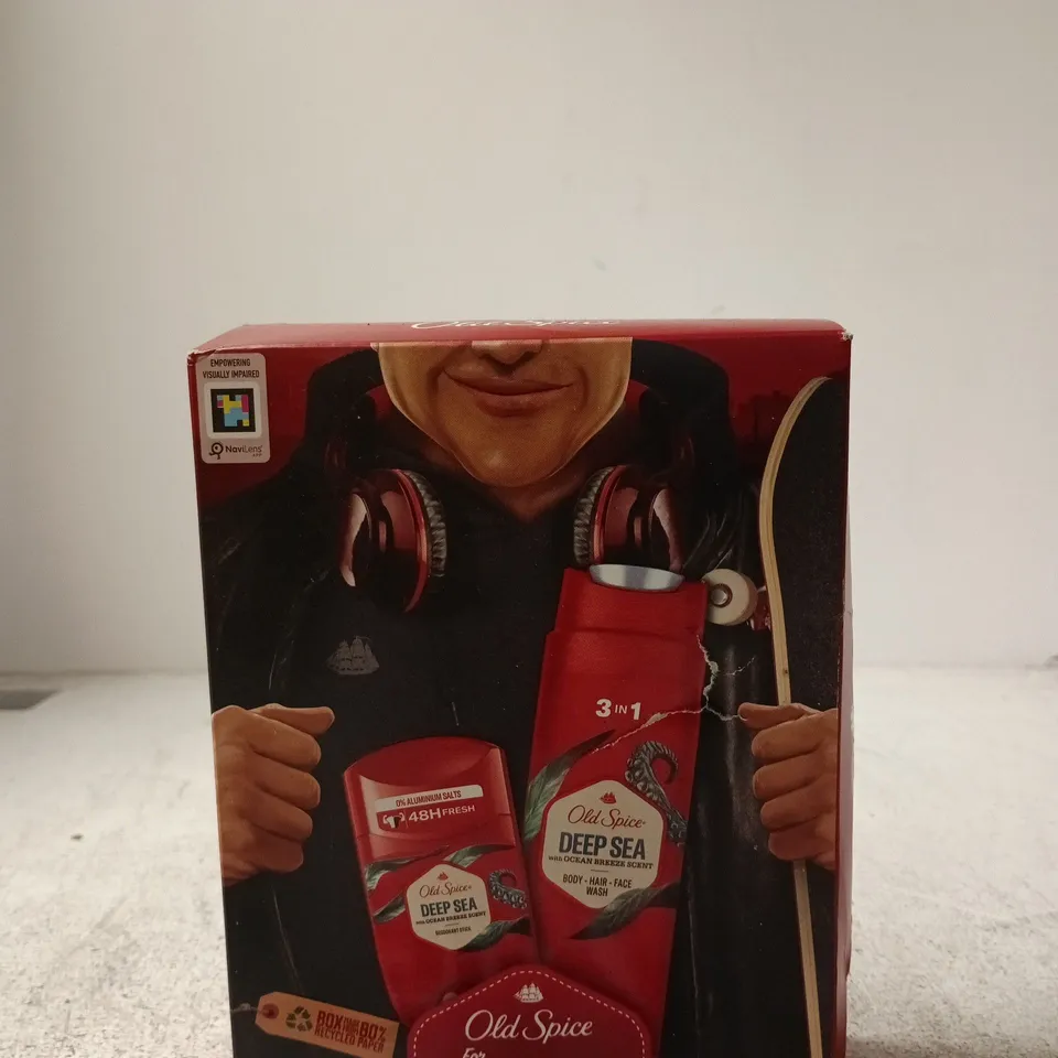 OLD SPICE DEEP SEA 3-IN-1 DEODORANT STICK & SHOWER GEL GIFT SET