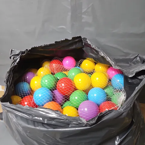 LARGE QUANTITY OF MULTICOLOURED BALL PIT BALLS