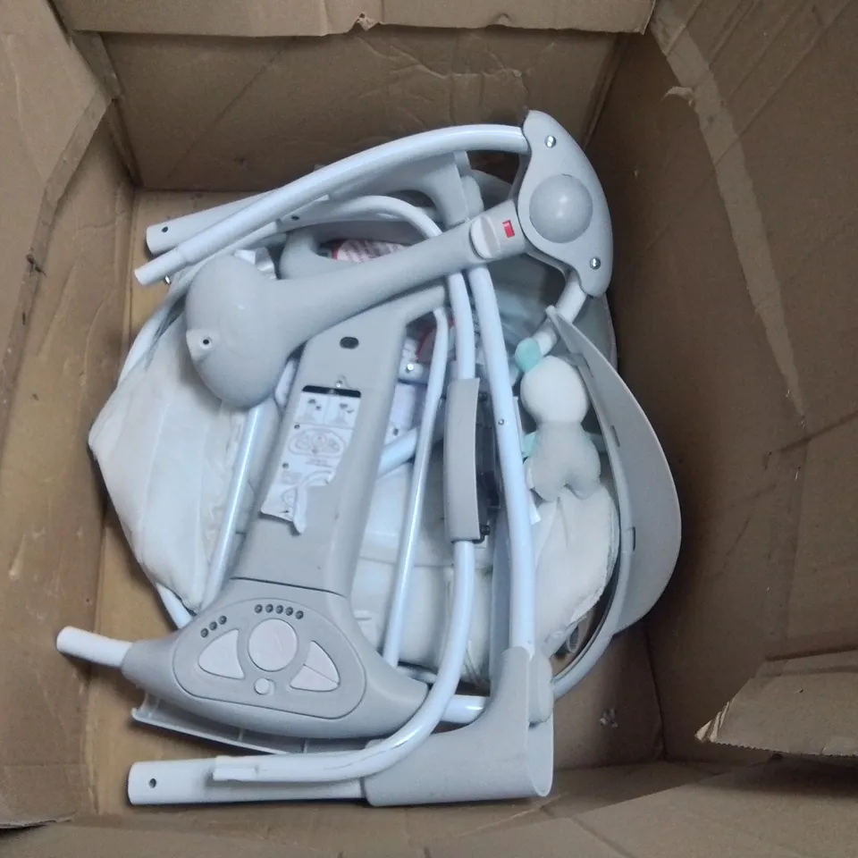 LOT OF 5 ASSORTED ITEMS TO INCLUDE GARDEN WATER FEATURE, SWIRL WALL MIRROR AND PRAM PARTS