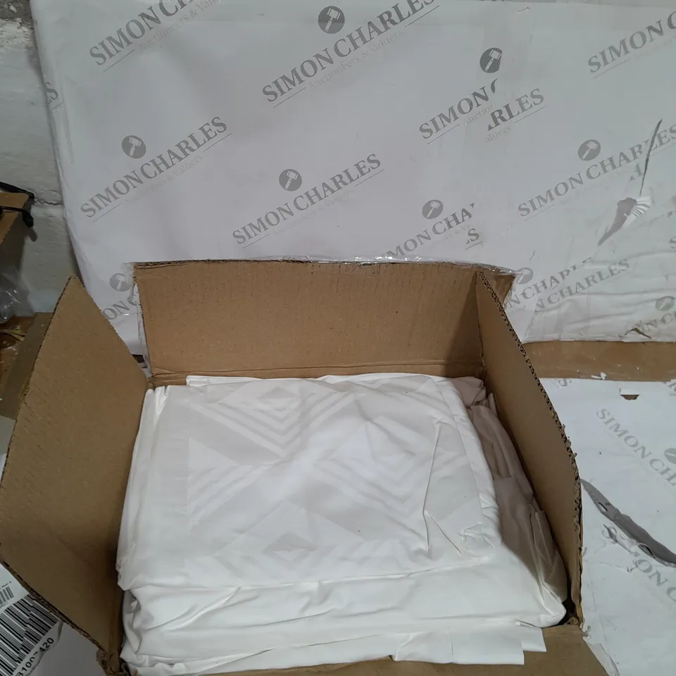 BOX OF BEDDING 