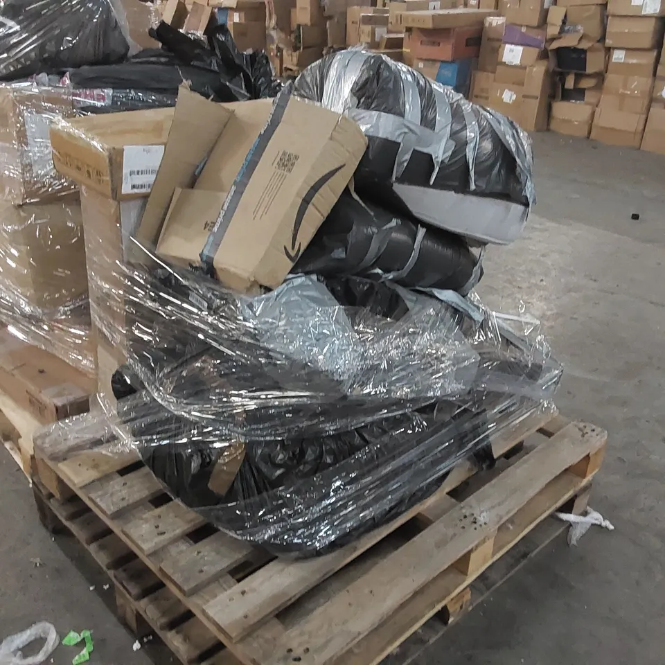 PALLET OF ASSORTED FURNITURE PARTS ECT