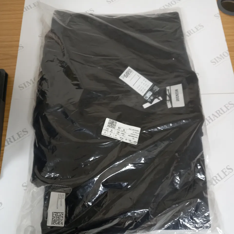 BAGGED WEEKDAY DELIA WAISTED WOOL BLEND COAT SIZE 38