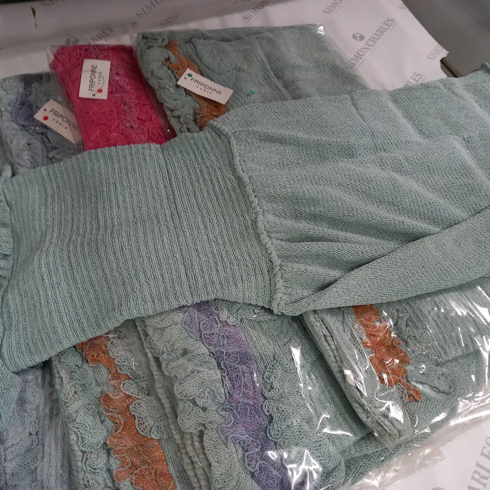 LOT OF 8 ASSORTED KNITWEAR CLOTHING ITEMS - VARIOUS SIZES