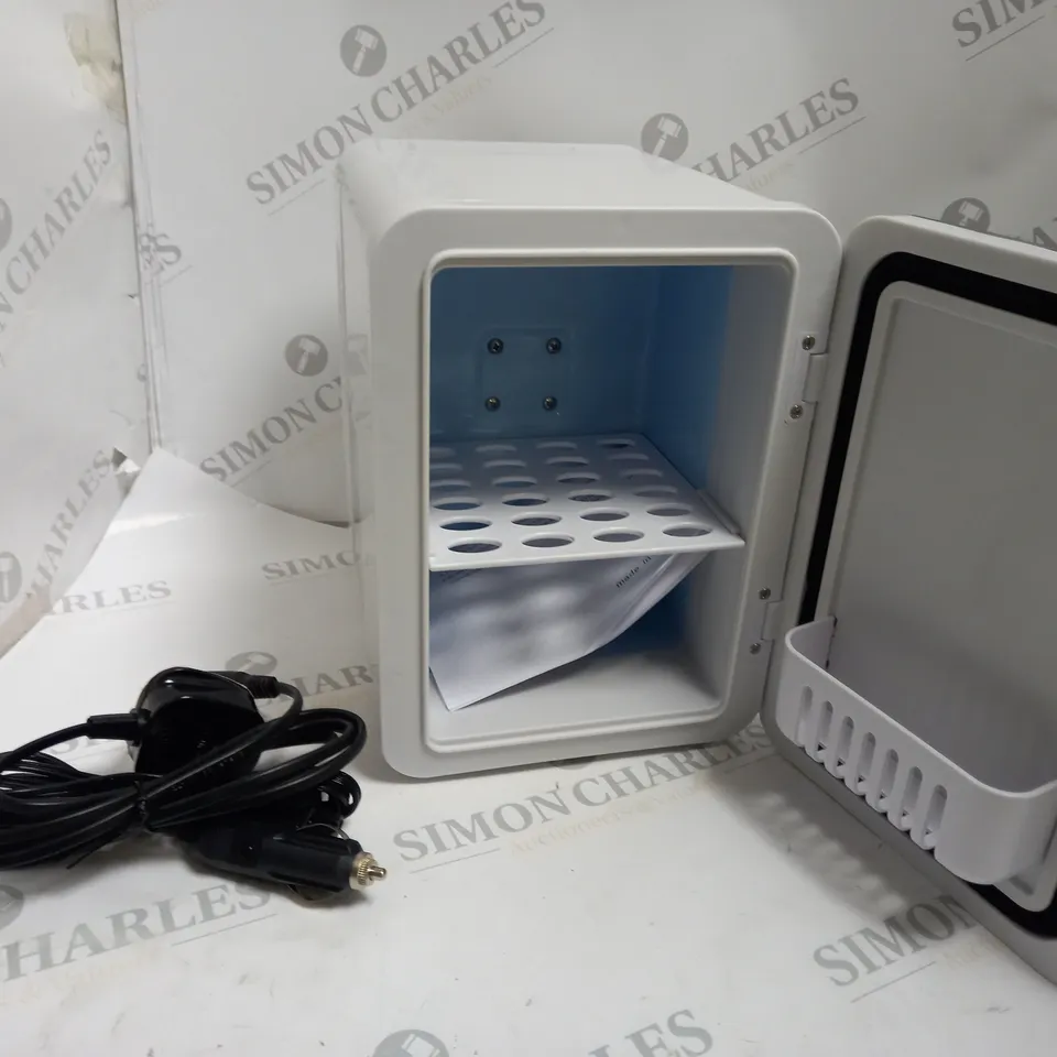 ATRAVESAR MINI FRIDGE - WHITE/BLACK