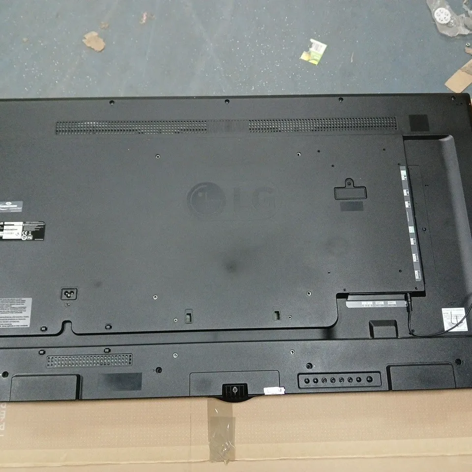 LG 49SM5KE-B 49-INCH PROFESSIONAL SIGNAGE DISPLAY BOXED. NO POWER SUPPLY OR ACCESSORIES.