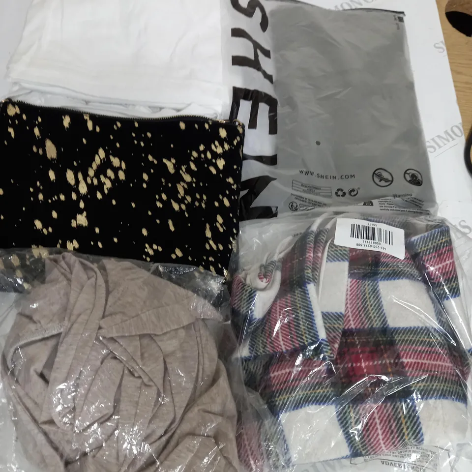 BOX OF APPROX. 50 ASSORTED CLOTHING VARYING IN SIZE/COLOUR/STYLE TO INCLUDE:  TOPS, TROUSERS, JUMPERS