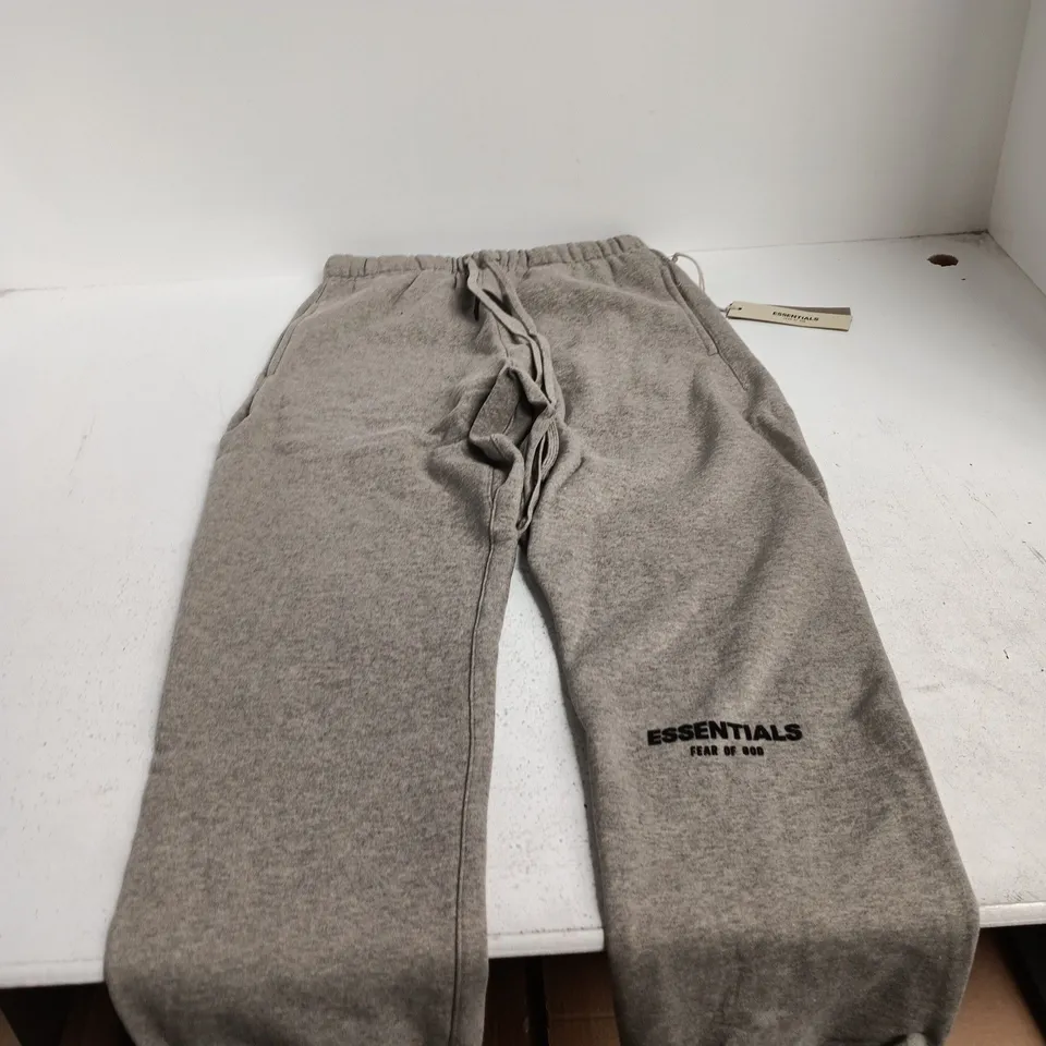 ESSENTIALS FEAR OF GOD SWEATPANTS – GREY – SIZE M