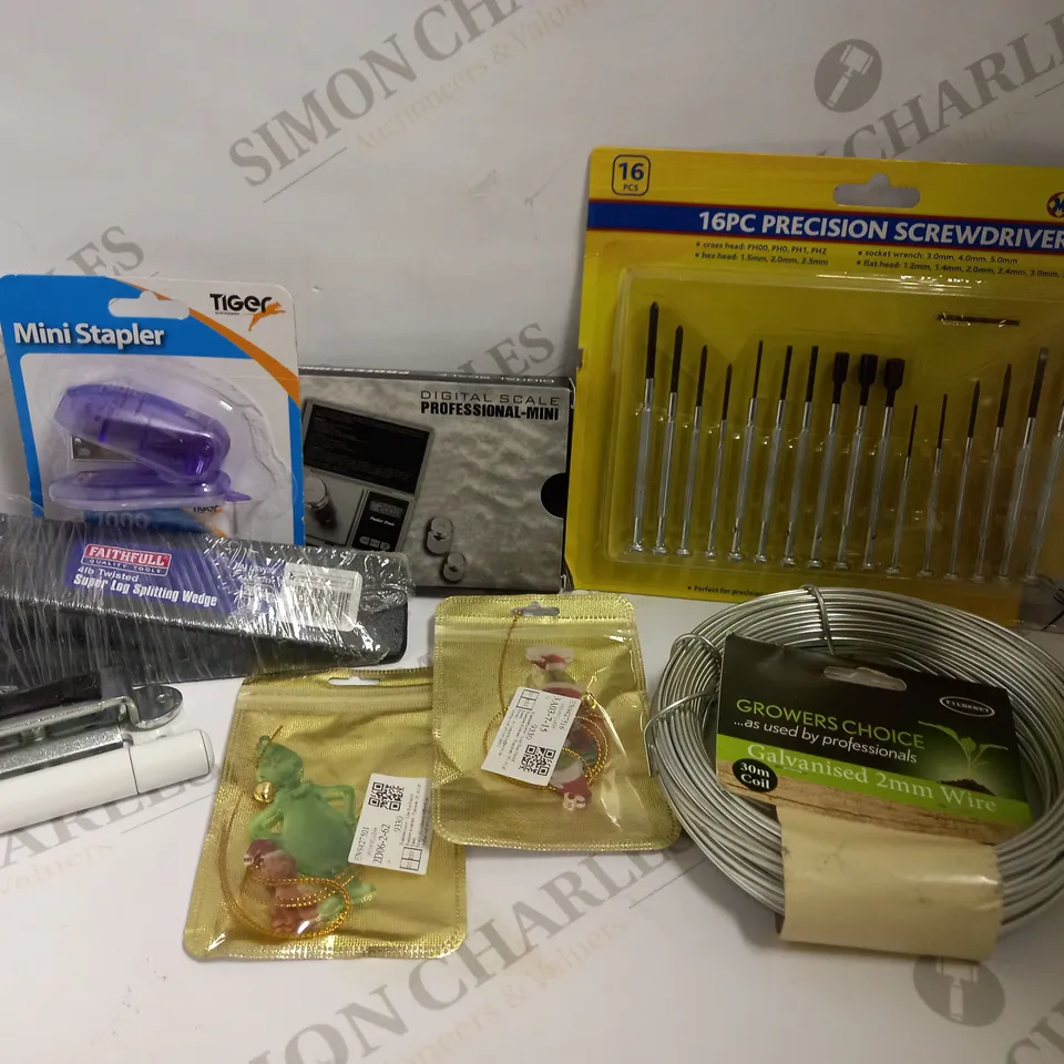 BOX OF APPROX 10 HOUSEHOLD ITEMS TO INCLUDE MINI STAPLER, MARKSMAN SCREWDRIVER SET AND SUPER LOG SPLITTING WEDGE