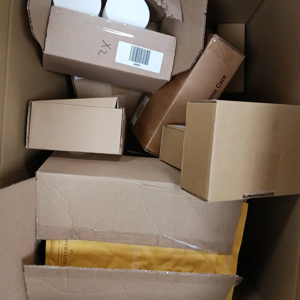 APPROXIMATELY 15 ASSORTED COSMETIC PRODUCTS TO INCLUDE SPF50 DROPS, NAIL POLISH REMOVER, SHOWER OIL ETC 