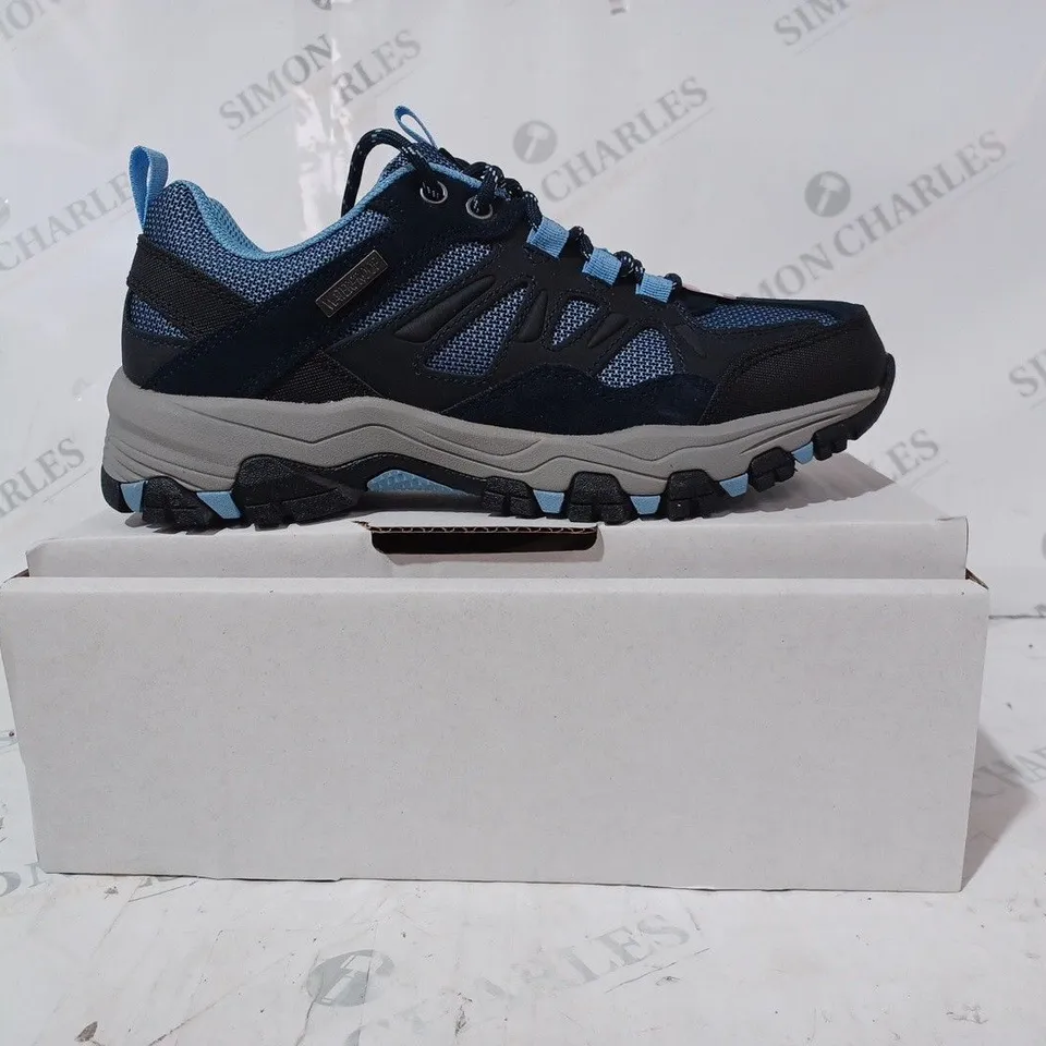 BOXED PAIR OF SKECHERS WATERPROOF BOOTS, NAVY - SIZE 4.5