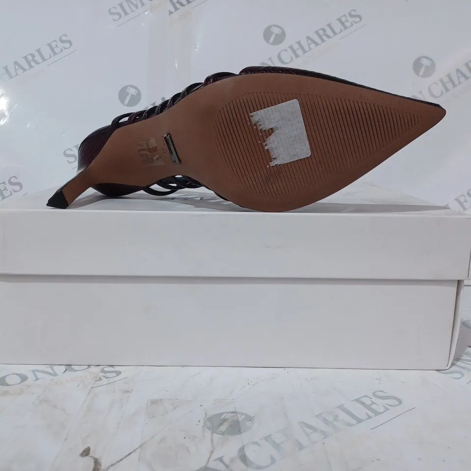 BOXED PAIR OF REISS DAPHNE SLINGBACK HEELS IN POMEGRANATE SIZE 6