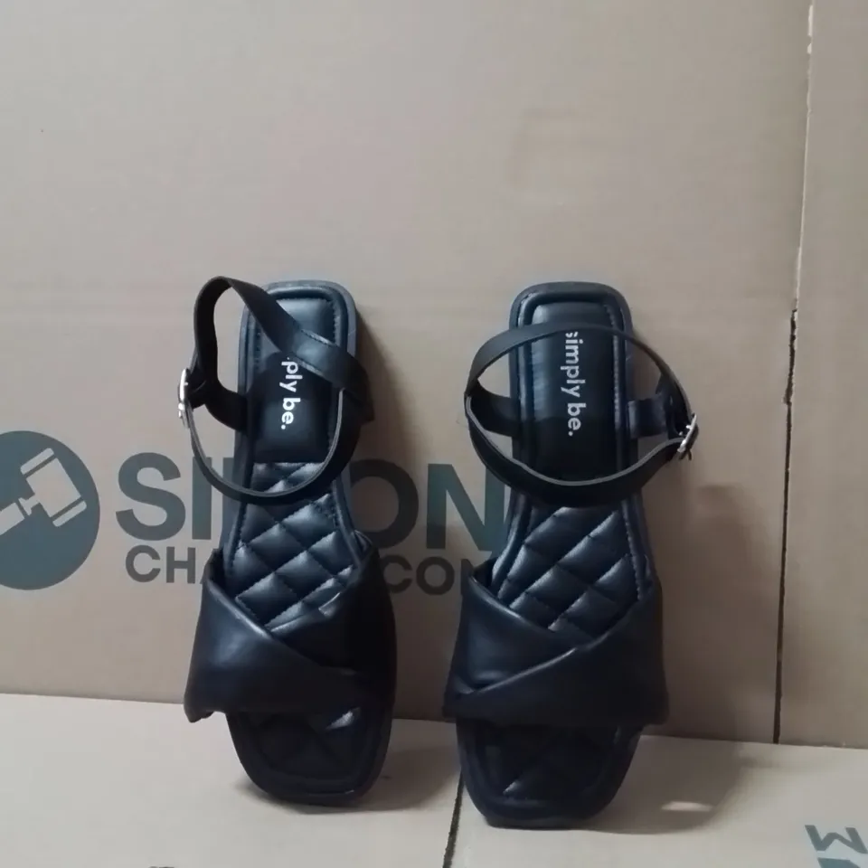 BOXED BRAND NEW APPROXIMATELY 10 SIMPLY BE BIBI EXTRA WIDE SHOES BLACK SIZE 6