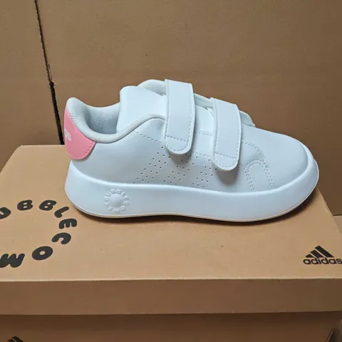 BOXED ADIDAS ADVANTAGE CF I KIDS TRAINERS – WHITE WITH PINK HEEL, UK 9½K 