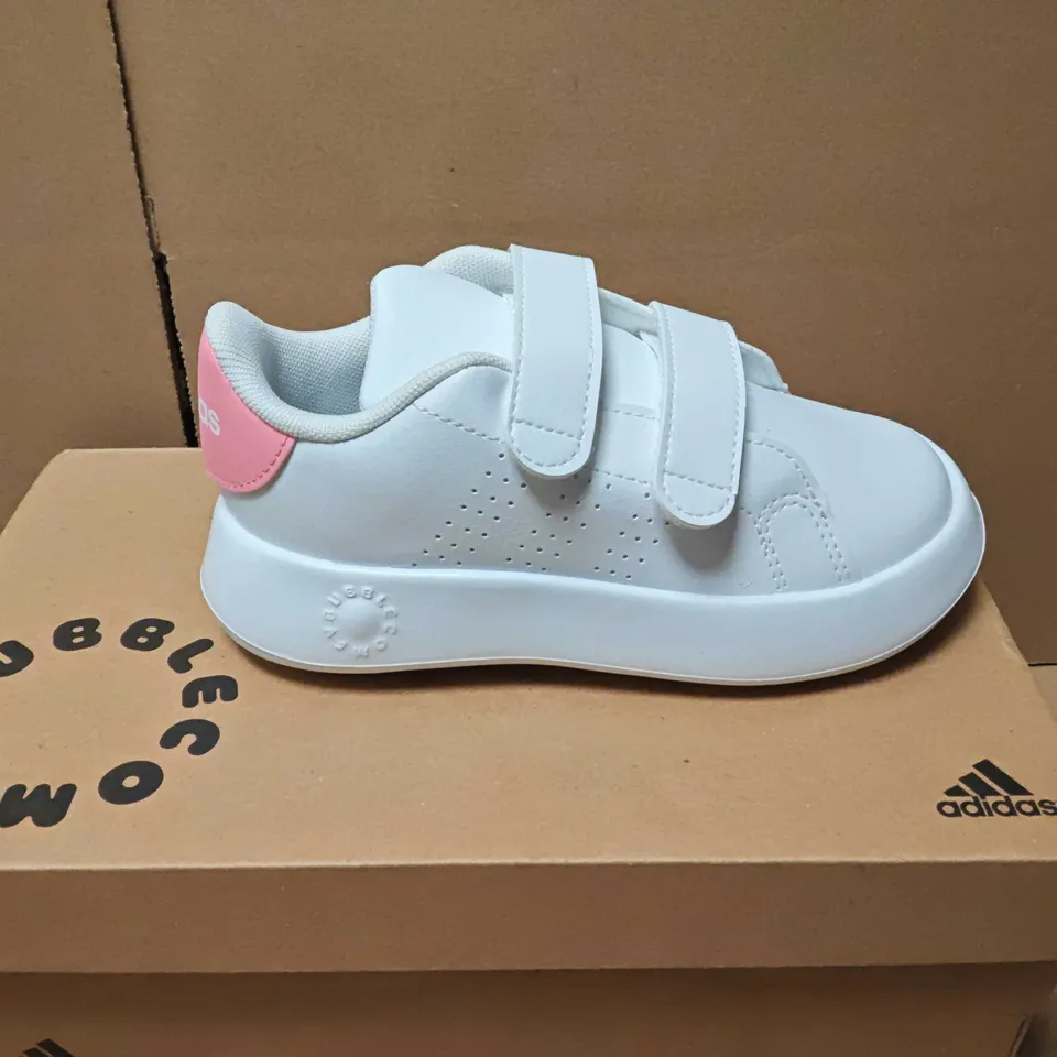 BOXED ADIDAS ADVANTAGE CF I KIDS TRAINERS – WHITE WITH PINK HEEL, UK 9½K 