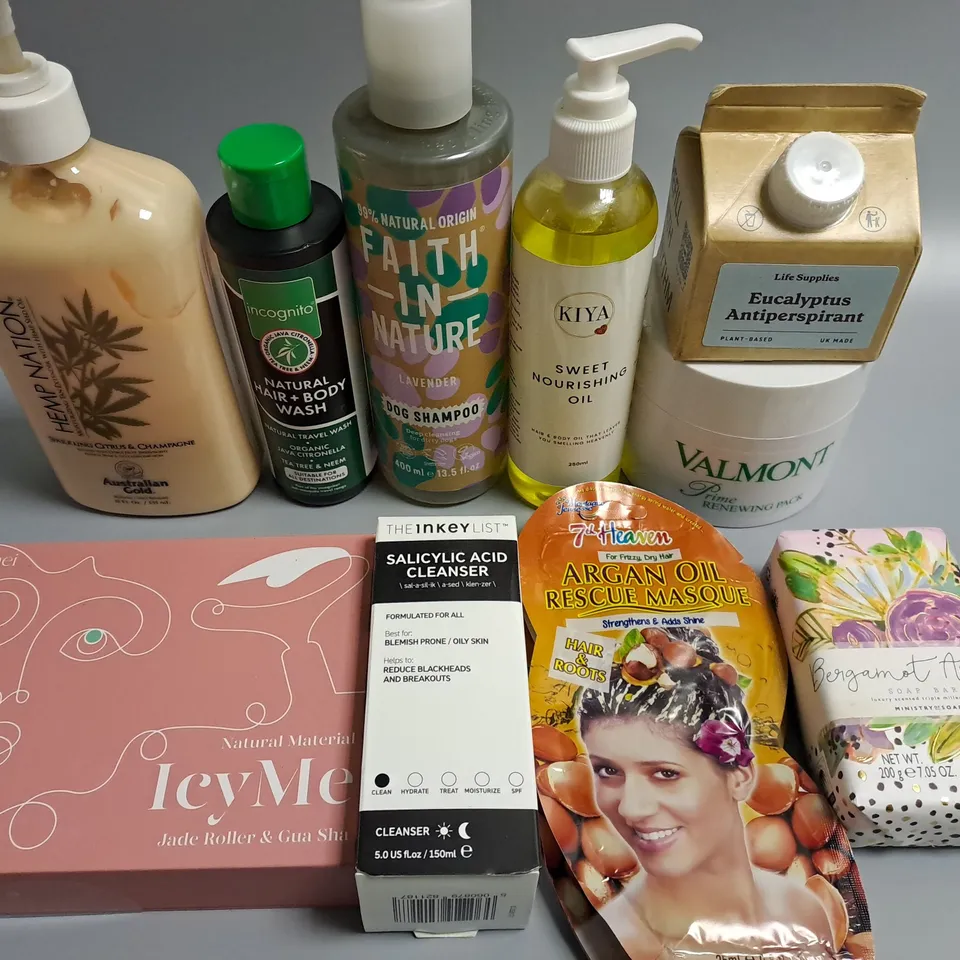 LOT OF APPROXIMATELY 19 ASSORTED HEALTH AND BEAUTY ITEMS TO INCLUDE AUSTRALIAN GOLD TAN EXTENDER, INKEYLIST SALICYLIC ACID CLEANSER AND DOG SHAMPOO