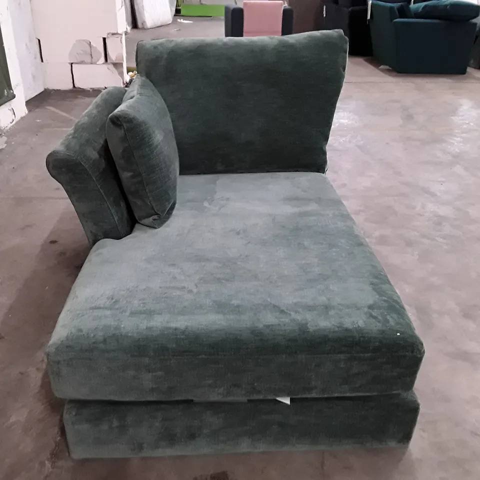 QUALITY DESIGNER SOFA RHF CHAISE SECTION - SEAFOAM FABRIC