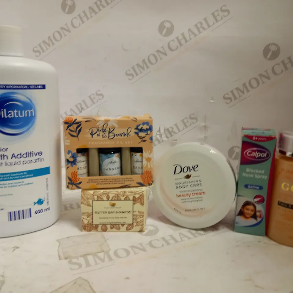 LOT OF APPROXIMATELY 20 HEALTH & BEAUTY ITEMS, TO INCLUDE FRAGRANCE OILS, EGYPTIAN SERUM, DOVE, ETC