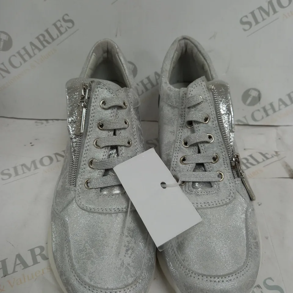 RUTH LANGSFORD WHITE WEDGE TRAINERS - SIZE 5
