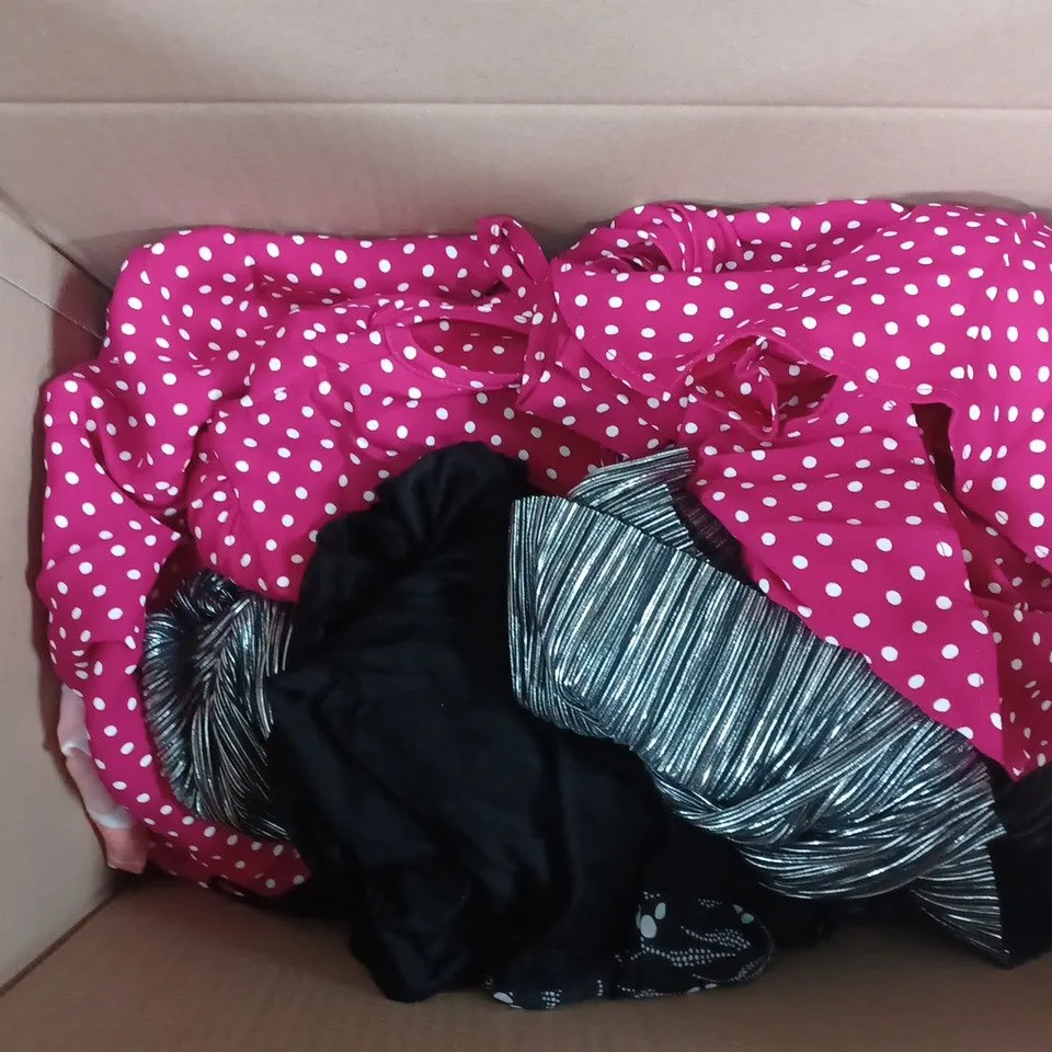 APPROXIMATELY 10 ASSORTED ITEMS OF WOMEN'S CLOTHING TO INCLUDE MONSOON TOP SIZE M, FINERY DRESS SIZE 10, DANNII MINOGUE TROUSERS SIZE 12