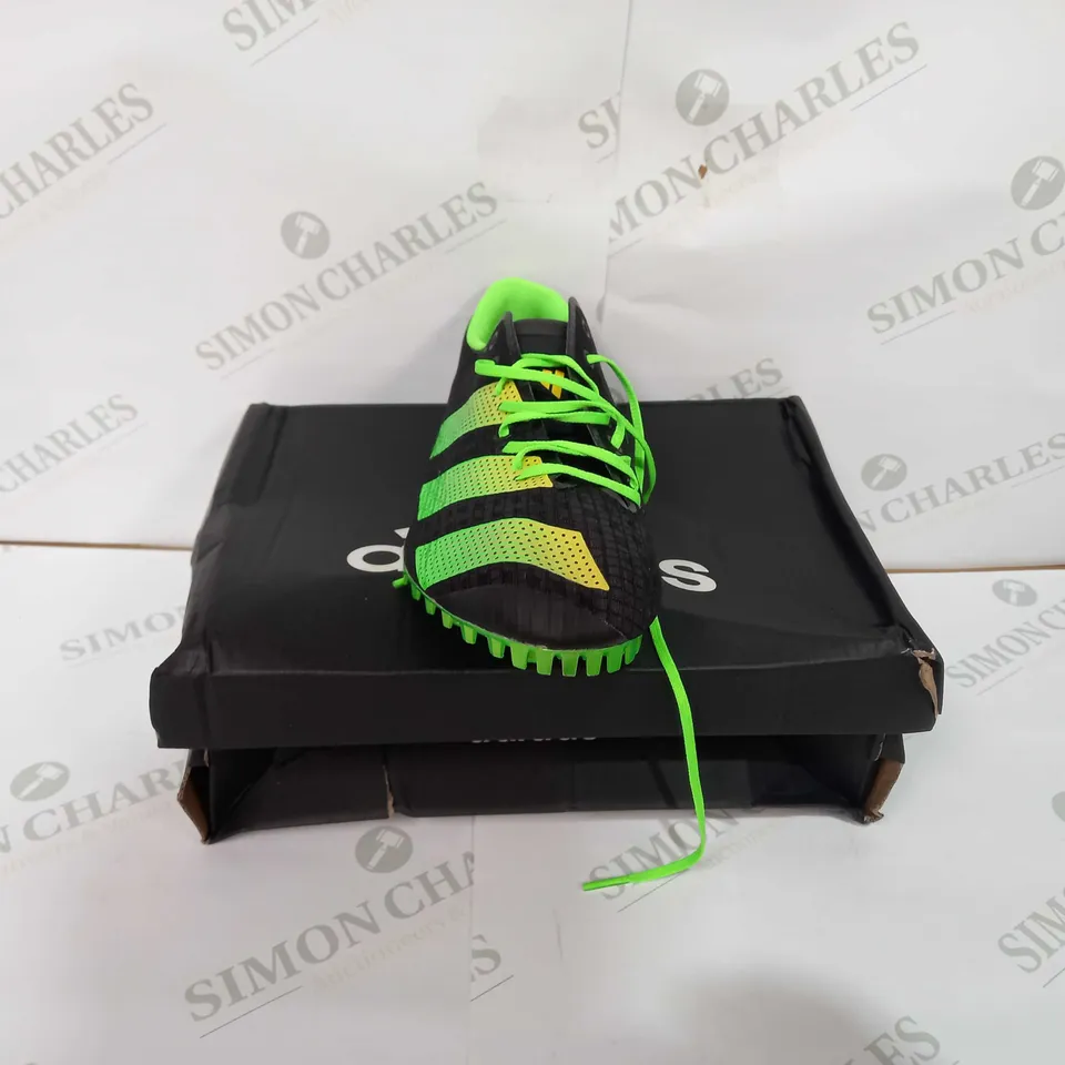 ADIDAS ADIZERO FINESSE IN GREEN & BLACK - UK 9 1/2