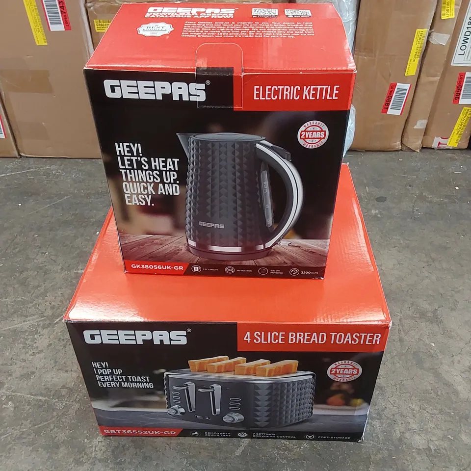 BOXED GEEPAS 4 SLICE BREAD TOASTER & 1.7L CORDLESS ELECTRIC KETTLE COMBO SET (1 BOX)