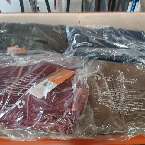 APPROXIMATELY 9 ITEMS OF ASSORTED BRAND NEW REGATTA/DARE2B CLOTHING 
