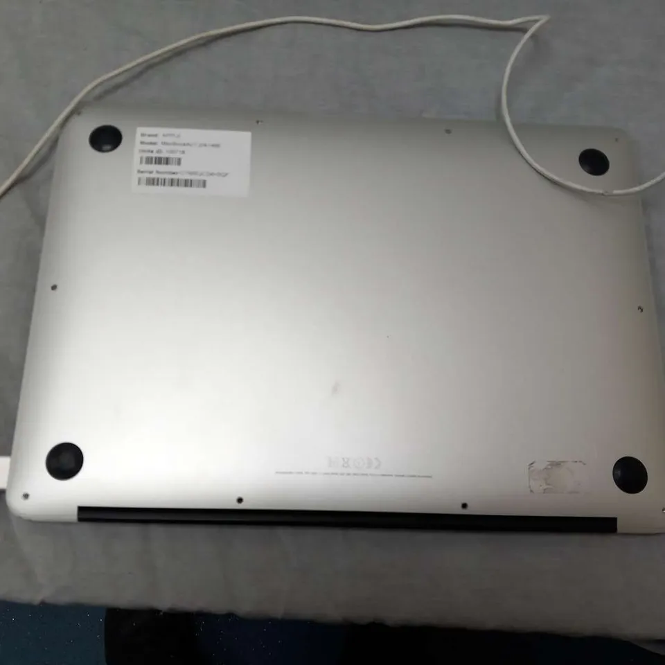 APPLE MAC BOOK AIR 7 2/A1466