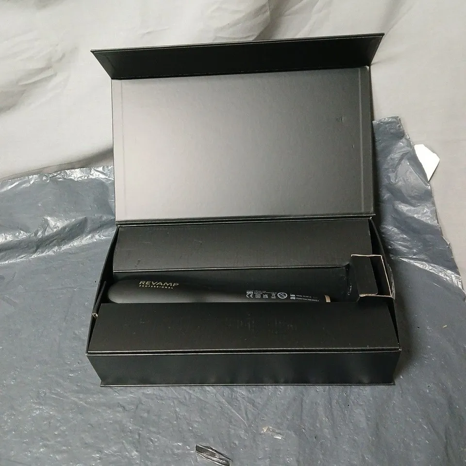 REVAMP DEEPFORM 2 IN 1 DRY STYLE HOT AIR STYLER BOXED