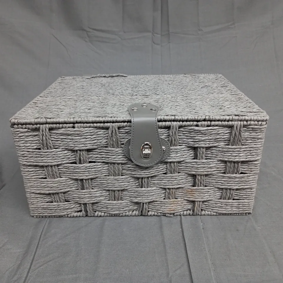WICKER STORAGE BOX