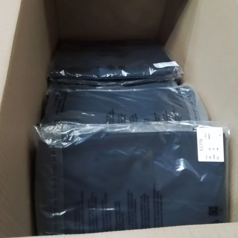 BOXED BRAND NEW APPROXIMATELY 28 SIMPLY BE ACTIVE T-SHIRT NAVY SIZE 20