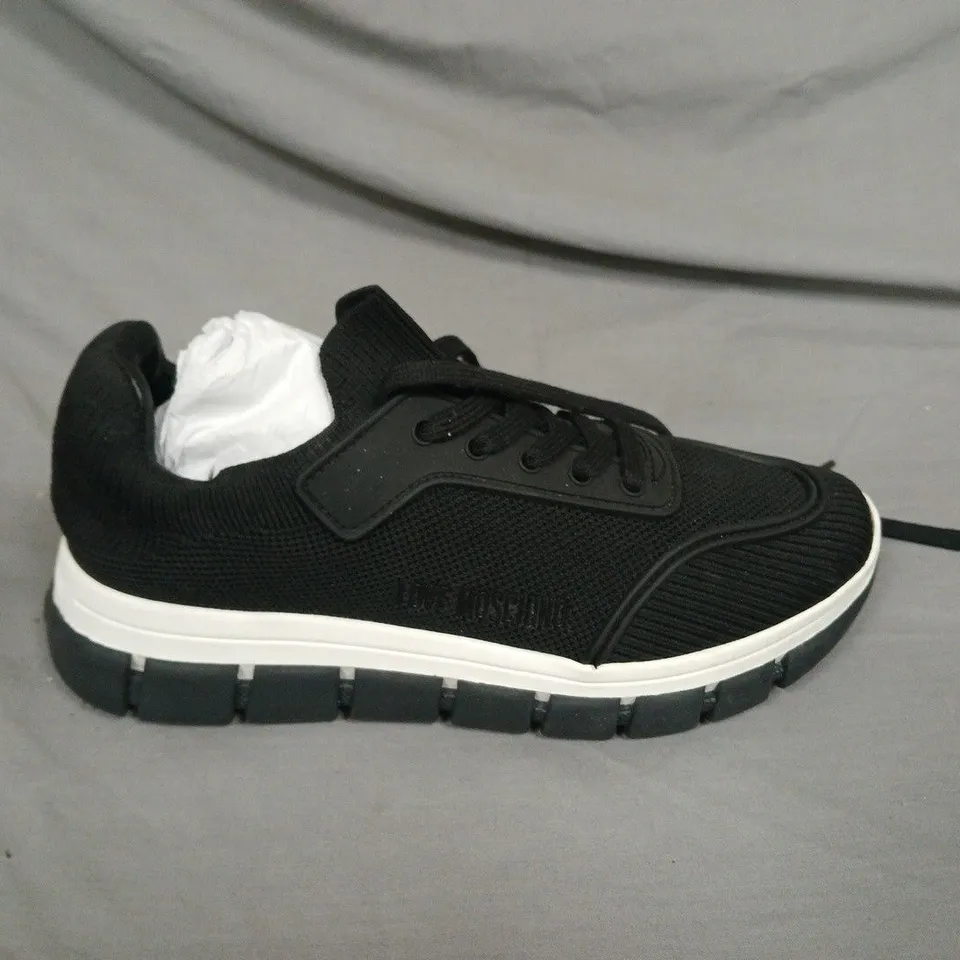 BOXED LOVE MOSCHINO BLACK TASSEL STYLE TRAINERS - 39