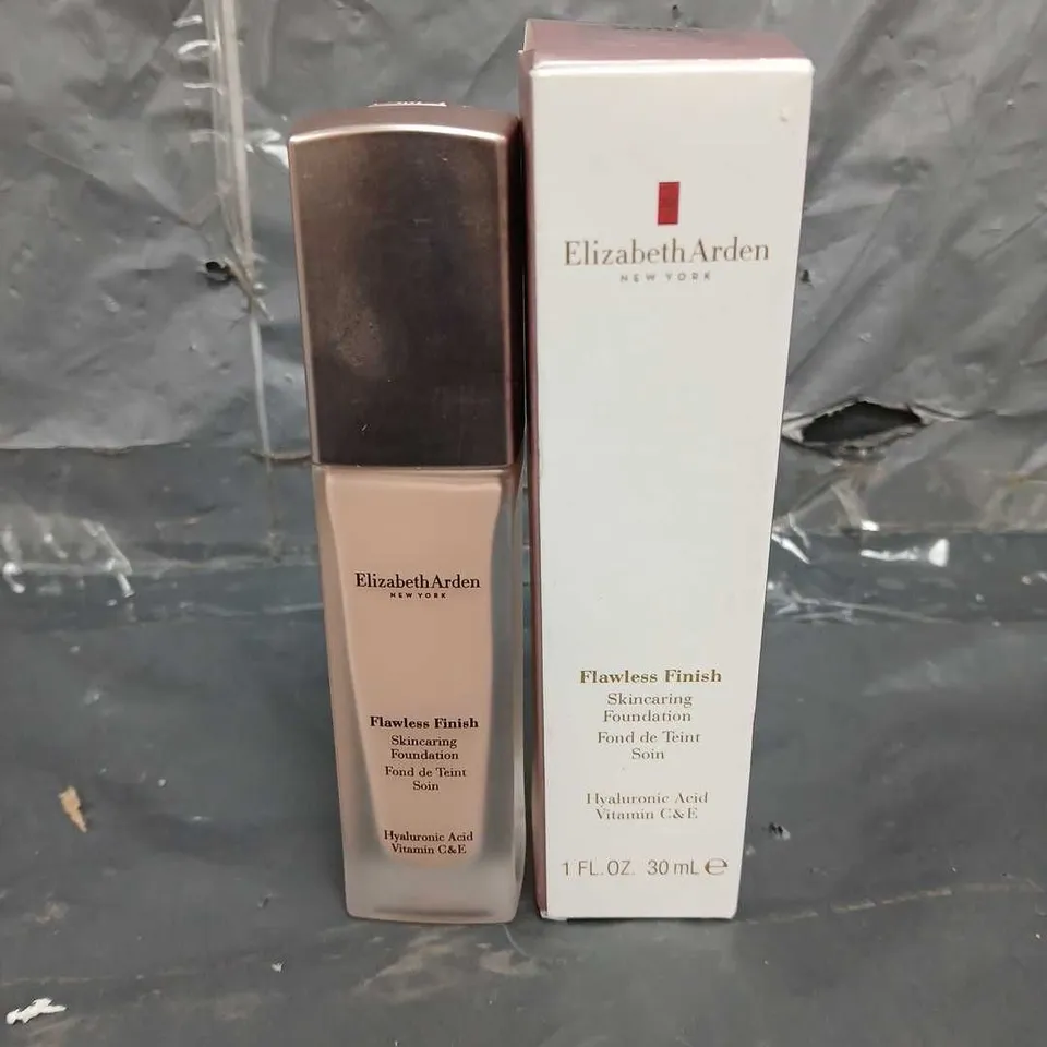 BOXED ELIZABETH ARDEN FLAWLESS FINISH FOUNDATION IN 250N 30ML