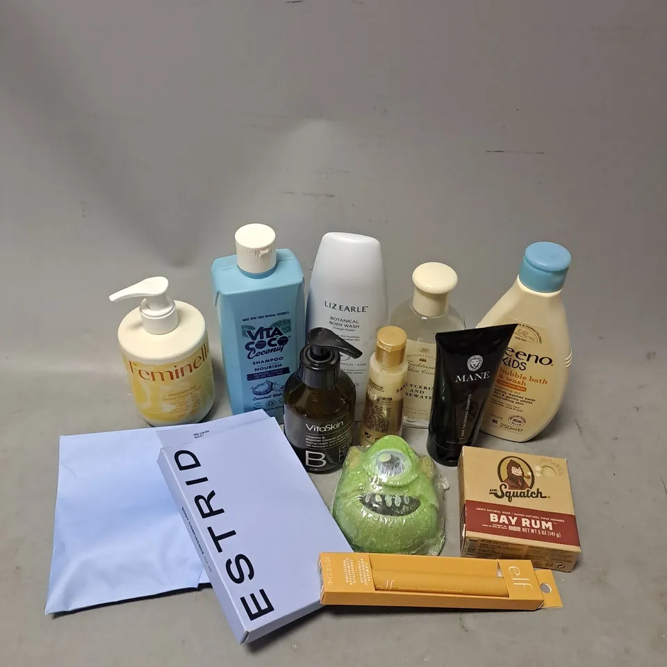 APPROXIMATELY 20 ASSORTED COSMETIC PRODUCTS TO INCLUDE - ESTRID RAZOR - LIZ EARLE BOTANICAL BODY WASH - VITA COCO SHAMPOO - ETC