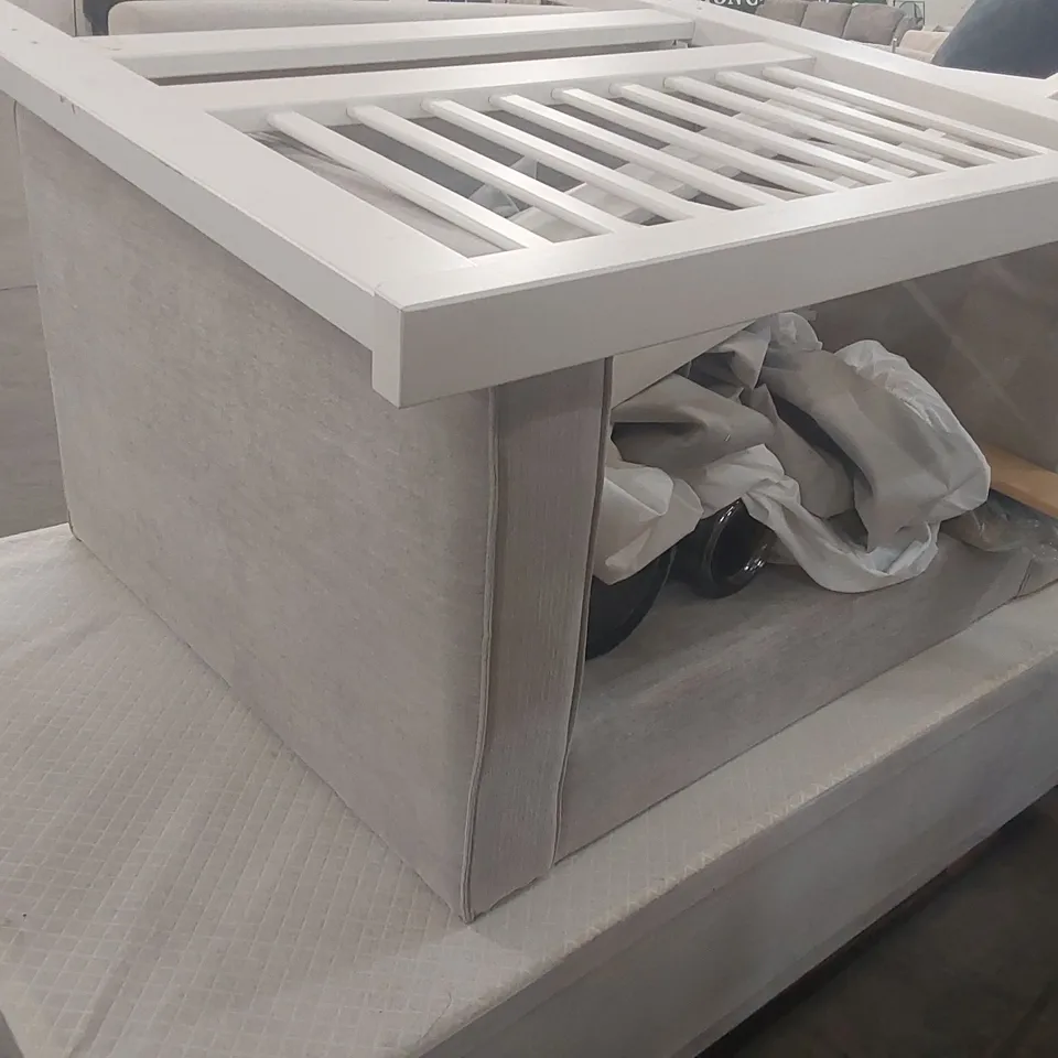 PALLET OF ASSORTED FURNITURE PARTS INCLUDING: DEVAN BASE, ARMCHAIR ECT