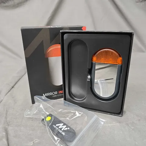 BOXED MIRROR INDICATE FOR CYCLISTS