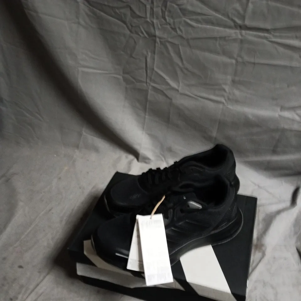 ADIDAS BLACK SNEAKERS – BOXED UK6