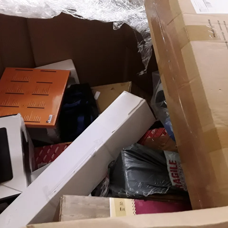 PALLET OF ASSORTED PRODUCTS INCLUDING BABY HIGH CHAIR, WIPER BLADES, PULL UP BAR, INDUCTION HOB, CHAIR MAT