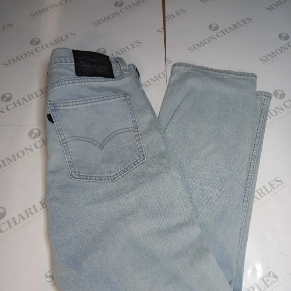 LEVIS STRAUSS PALE DENIM JEANS SIZE W32 L30