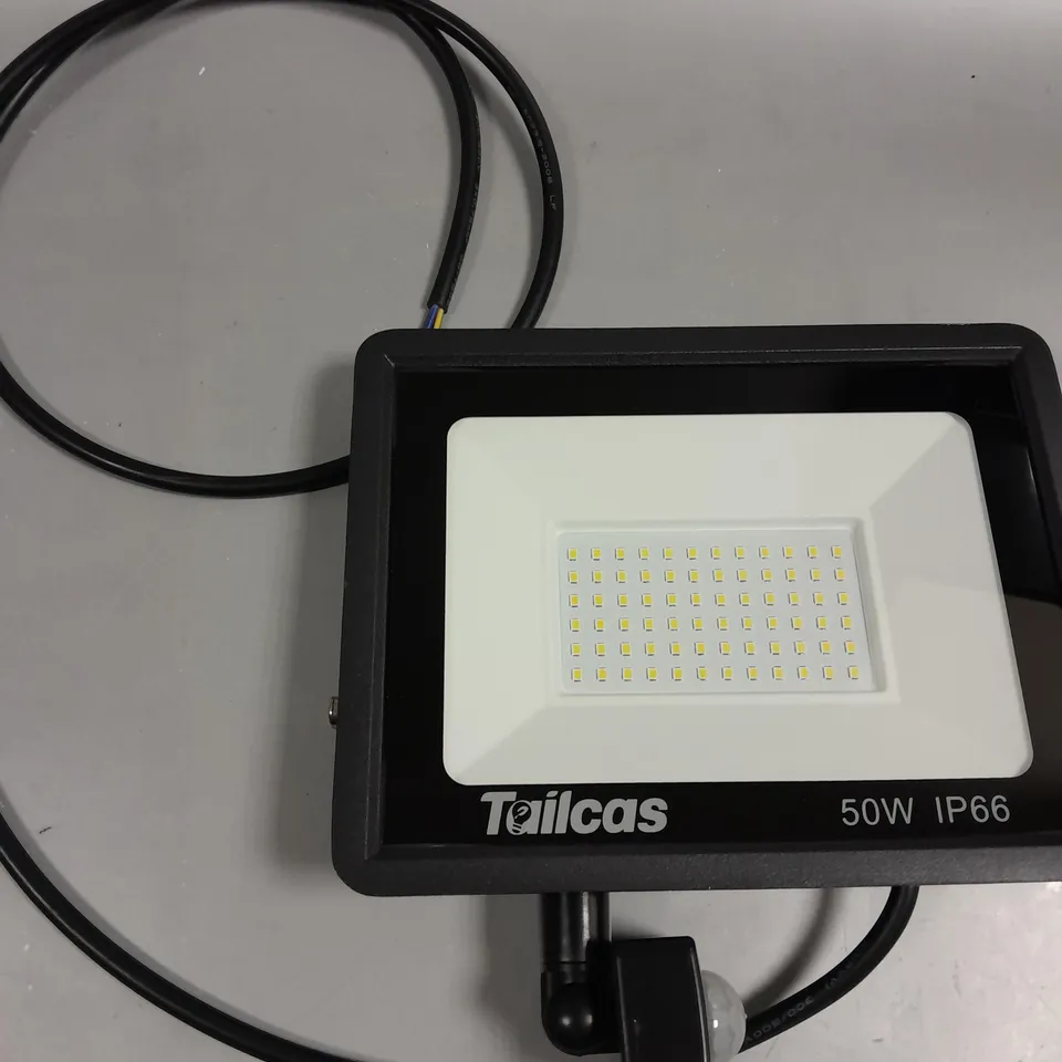 BOXED TAILCAS MOTION SENSOR FLOODLIGHT