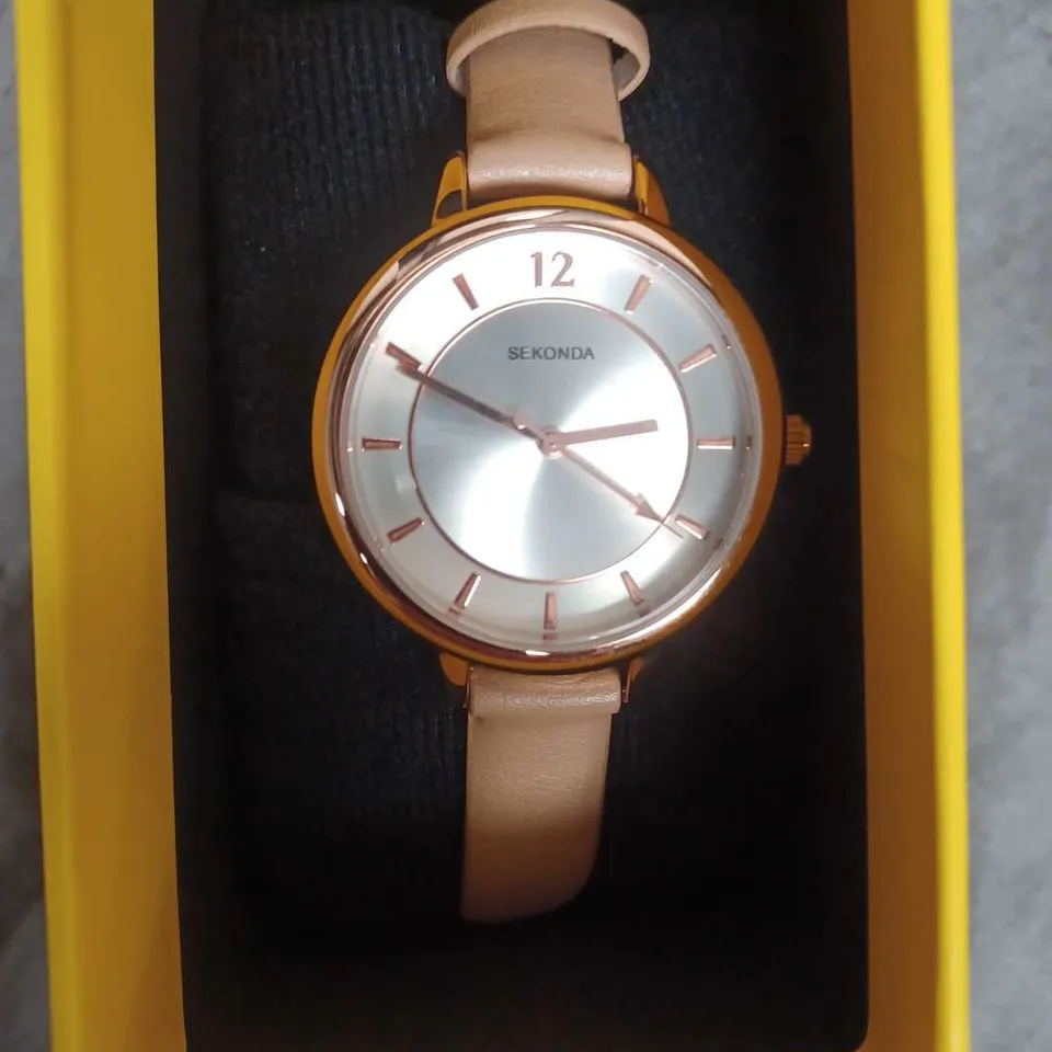 BOXED SEKONDA 2137 SILVER DIAL AND BEIGE STRAP WATCH