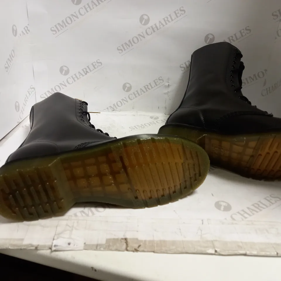 DR. AIRWAIR MARTENS SMOOTH BLACK HIGH BOOTS UK8 